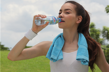 UỐNG NƯỚC KHÔNG ĐÚNG CÁCH SẼ GÂY HẠI CHO SỨC KHỎE